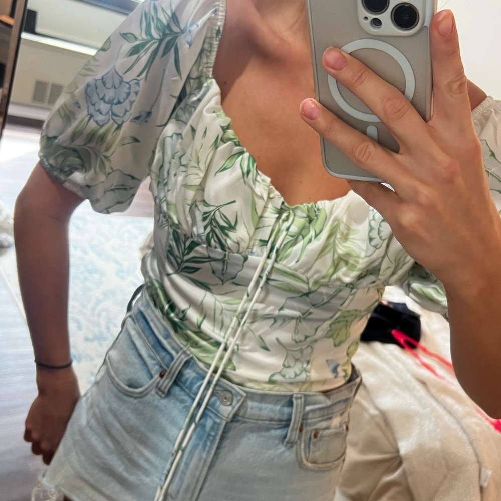 Silk flower top